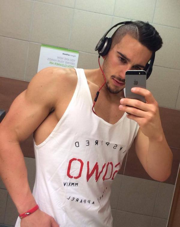 SOWO_UK's tweet photo. What are we? INSPIRED FITNESS APPAREL. Don't get it twisted, get it LIFTED! http://t.co/FDuSuqof5X http://t.co/fSMrrReYAL