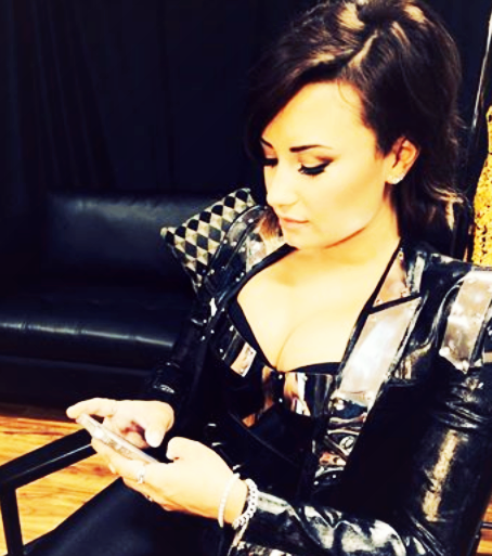 ScarfaceFB's tweet photo. ❤ Demi Lovato ❤ 🇺🇸🇺🇸🇺🇸 #capitolhill #act4mentalhealth #mentalhealth #namicon2014 http://t.co/zXAST0ehT7