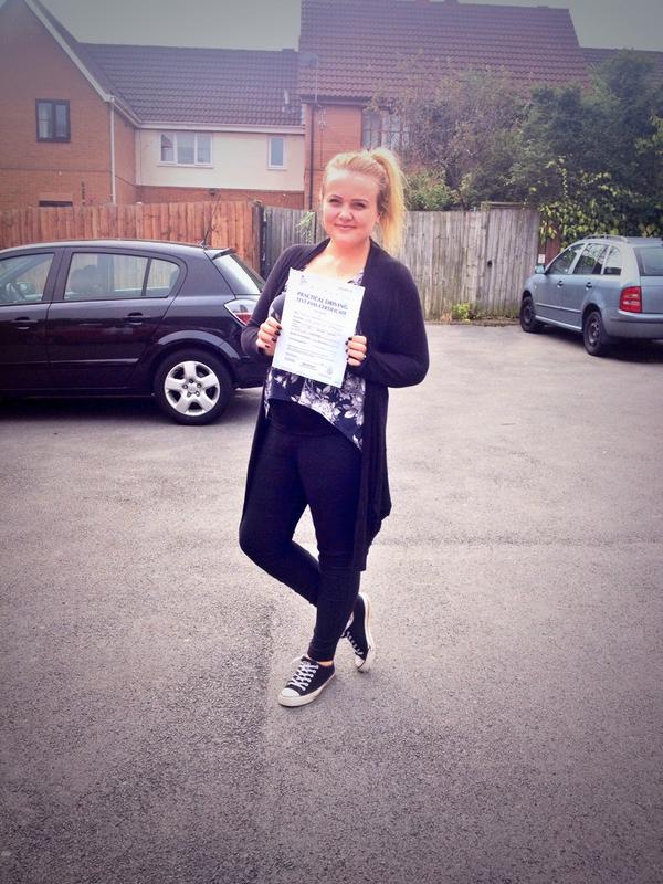 LucyCranex's tweet photo. Passed my driving test! #drivingtest #happy #definitelycried #lovelife http://t.co/p8hPBy5qMP