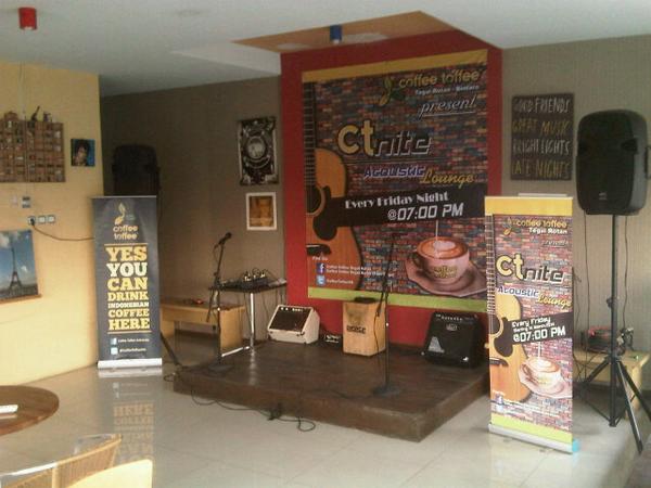 agungsengklok's tweet photo. Yuuuk merapat ke @coffeetoffeeTR nite akustik nnty mlm jm7 .. Gratiiisss tis tis ... http://t.co/QtwmmdItdY