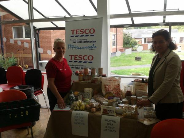 KimCarter5014's tweet photo. shopping on a budget at south wotcestershire college #everylittlehelps http://t.co/GLHjLhE43e