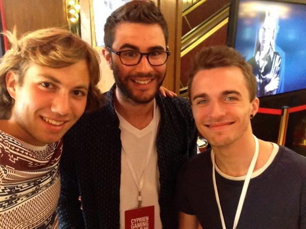 JulienCohen7's tweet photo. Avec cyprien et squezzie OKLMMMM !! http://t.co/x5XK2EfJ8x