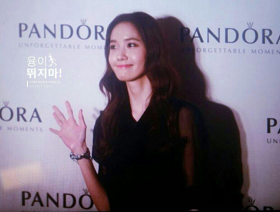 [PIC][05-09-2014]YoonA khởi hành đi Hồng Kông để tham dự sự kiện của thương hiệu "Pandora" vào sáng nay - Page 2 BwxK5qmCYAEDoLZ