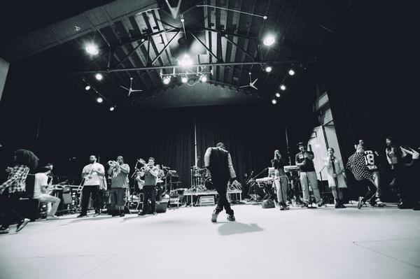 Usher's tweet image. #TeamUsher is currently in effect on the @TODAYshow ...Who's watching?? #NYC #SheCameToGiveItToYou #FRO #GettinIt