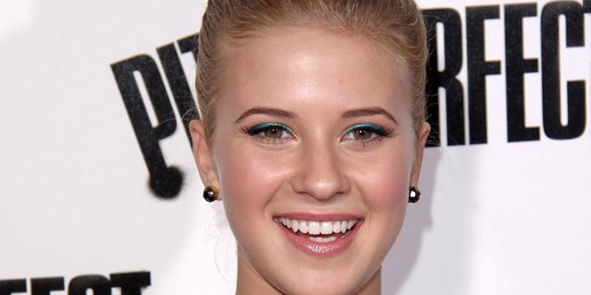   Wishing Caroline Sunshine a Happy 19th Birthday!  its my 19th too elohel