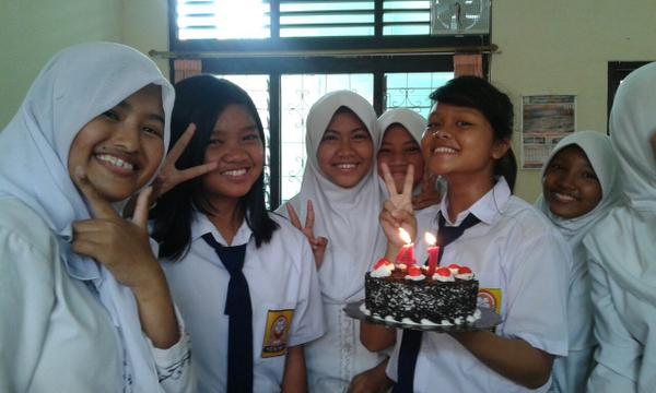 #4th picture #happyheehyoday foto bareng sama sutradara penjebakan.. mian yang ga kefoto soalnya kepenuhan