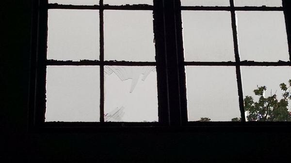 TimSzewczak's tweet photo. A Mountain Hawk came through the window at Lehigh this morning. #Lehigh #TaylorGym http://t.co/xZszsDbgZW