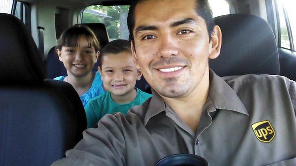Dodgerdad3's tweet photo. Dropping off my kids at school I get to do this every morning so I start my days of great @UPSers :) #UPSdad http://t.co/xYk2V6jGxX