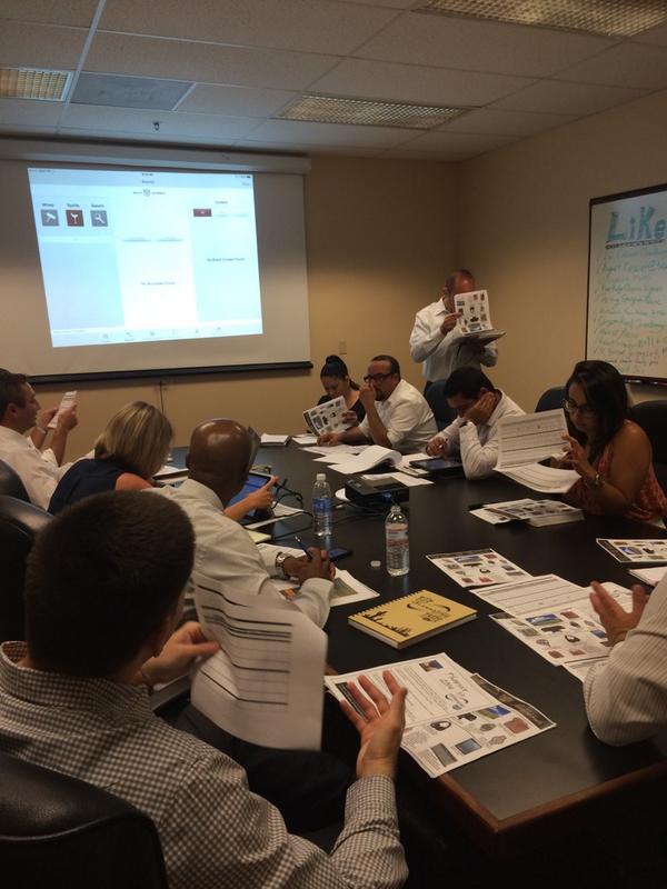JasonSimsPBC's tweet photo. It's all about #feedingsouthflorida with @GalloFamily &amp; @premierbevFL #tnfl #feelgoodprograms #givingback http://t.co/k4hjDovkiB