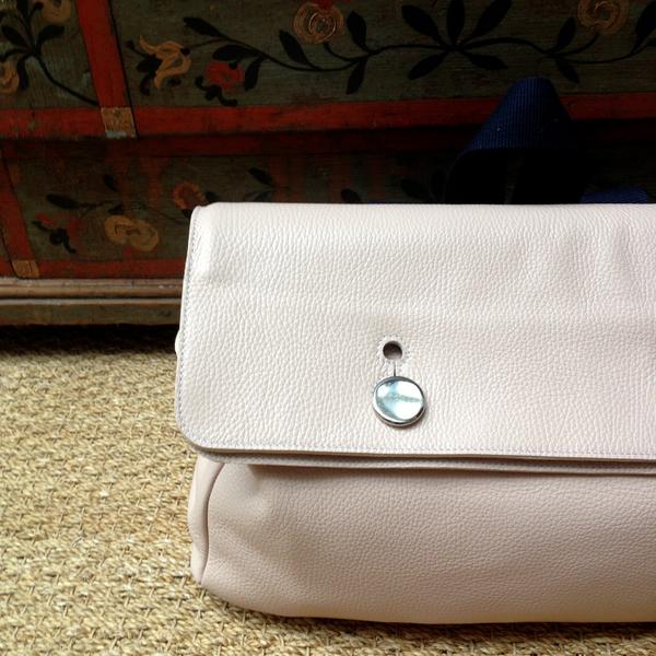 graceberrow's tweet photo. Pretty and pink #joyabag http://t.co/6go76XFFXy