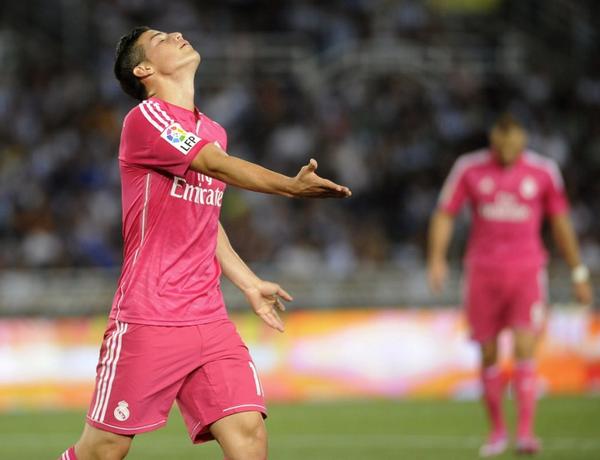lafm's tweet image. 'A James Rodríguez sólo lo defienden los colombianos' bit.ly/1qkKXPO #OigoLAFm