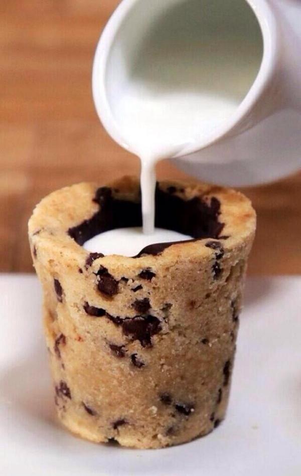 FoodPleaser's tweet photo. Chocolate Chip Cookie Cup &amp; Milk. http://t.co/TVl80TIZzy