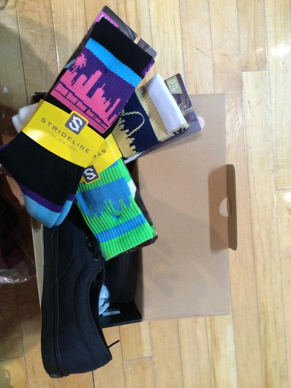 grant_j_10's tweet photo. New Socks and Vans game.
#PWolvesInSTL
#CitySocks
#VansOnVansOnVans http://t.co/9bQvrC3RuT
