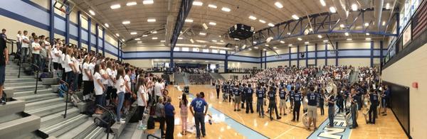 RyanThomasCody's tweet photo. Great #peprally @James_Clemens @realJCstudentS @JCJetsFootball http://t.co/eEYG5ozRgA