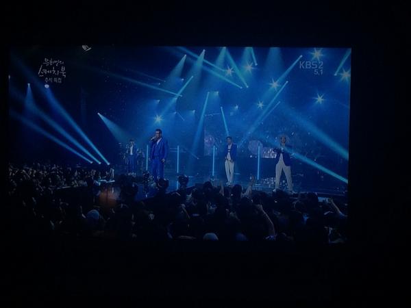 god~완전체로 돌아와줘서~스케치북에 나왔네요.1999년도에 나왔던 노래들~객석에서 한 목소리로 따라부르는 관객들~난 왜 지금 혼자 따라부르는 걸까~익숙하다는 거 참 행복한 것 같네요.