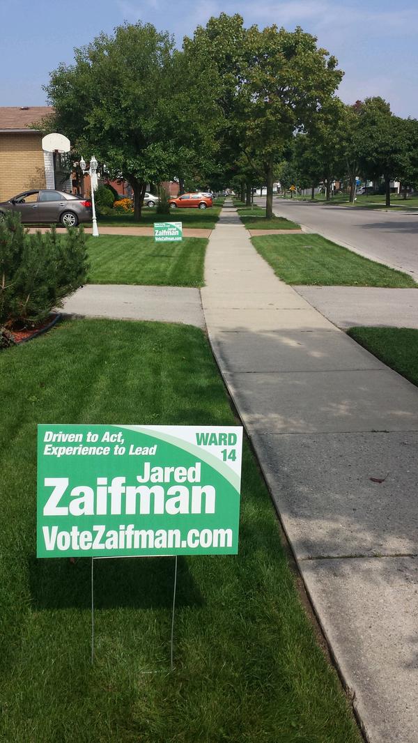 Putting up lawn sign, next door neighbour came out and asked for one too! Lots of great support in #ward14 #ldnvotes