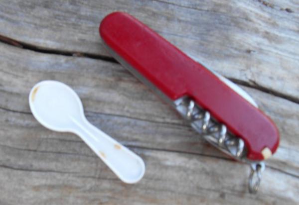 onewhohikes's tweet photo. @LeftLaneSports and he does it with his itty-bitty #microspoon @MikeOffTheMap #hikerchat http://t.co/YMH8uOG8Ee