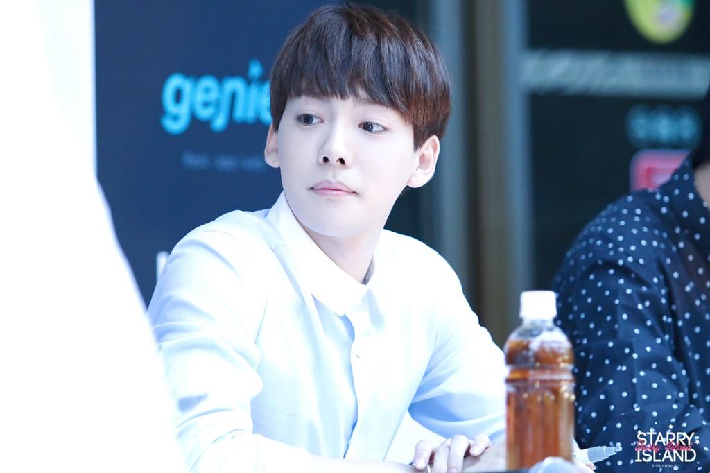 BwyLOe6CAAIS2cw.jpg:large