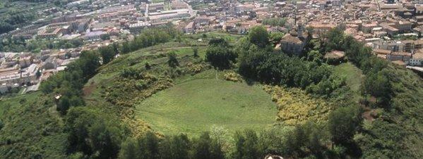 ruralyplaya's tweet photo. Girona- Olot, parque volcánico
es uno de los lugares españoles que nos atrevemos a decir...
http://t.co/Hpbjy5CHwv http://t.co/QdZUF2Tz1e