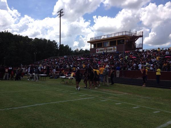 HUHSAthletics's tweet photo. Getting ready for tonight!! @RAMRESPECT @CMeckAthletics #ramtime http://t.co/DZtFze1204