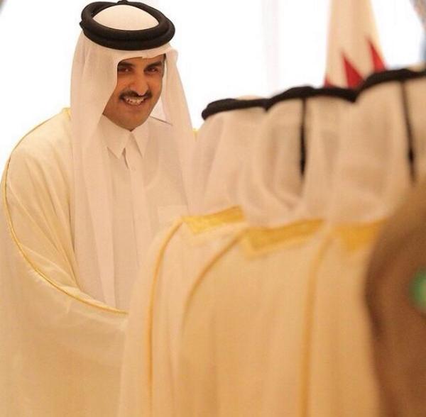 .
.
والله اللـي ليـا منـه عطا جـزْل العطا وانْ وهَب جوّادي
بالحسب والنسب مع بسْطةٍ فالعلم والجسم ربي زاده
.
.