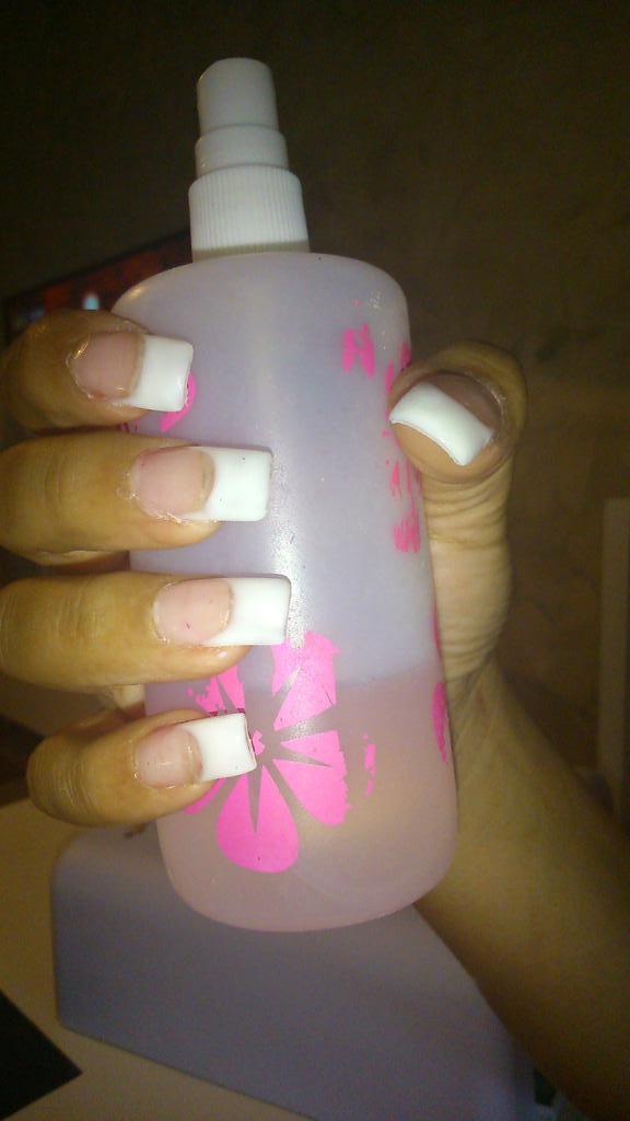 RosaNails94's tweet photo. Uñas francesas 💅 http://t.co/oSDOZnyTCm