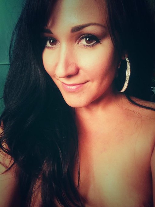 #FF http://t.co/mgtS7PDEuj<a href="/tag/ff"class="tags">#FF</a>