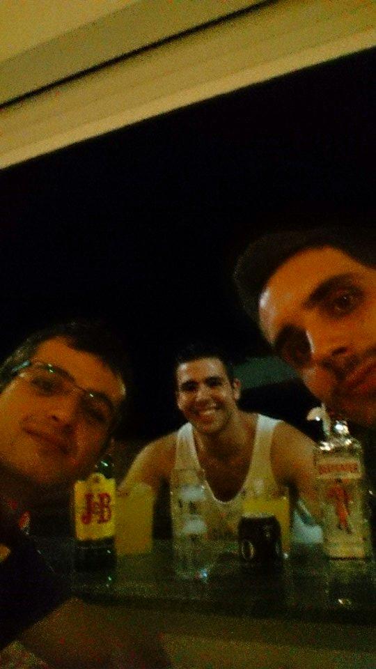 juanjenicolas's tweet photo. Que buena noche que lujo y que compañía @SergioEk94 @EnrikNavarro http://t.co/koacKmlUdB