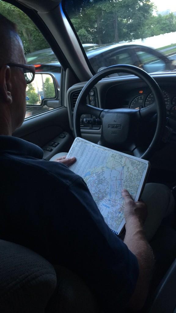 KayxGee's tweet image. "Do you know we have iPhones for that?" #PaulProblems  #JMSMeantToBee 🐝💒