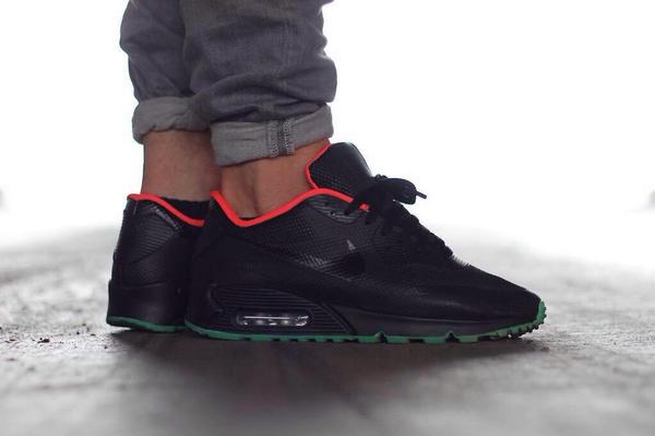 air max 90 hyperfuse yeezy