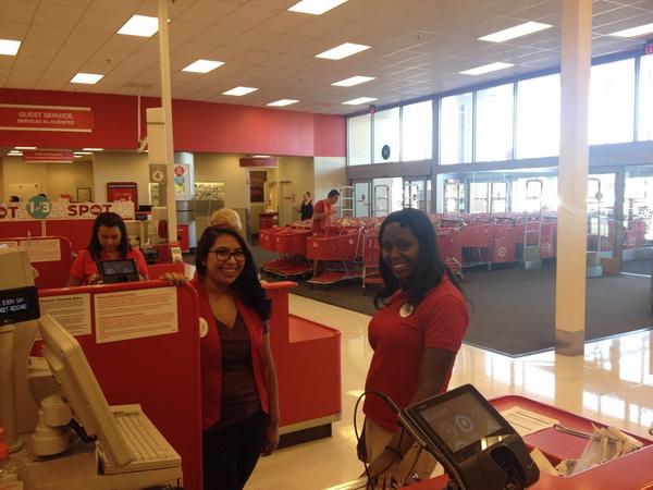 boltsforme's tweet photo. T2245 team trainers... Starting out with A Players!! #FriendlyIn2 @jhowells81 #D206rocks http://t.co/Y6Yzh41sBc