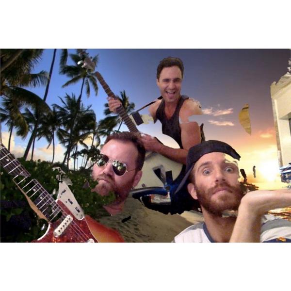 smallpools tweet media