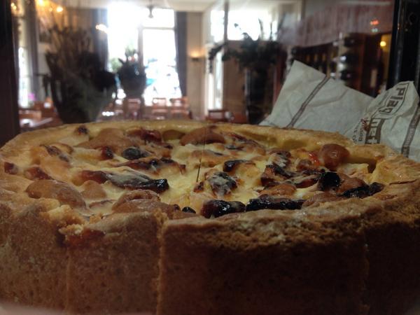 Binnenkort nieuwe taarten en nieuwe foto's! Onze patissier is weer druk bezig #piesandpastries.nl