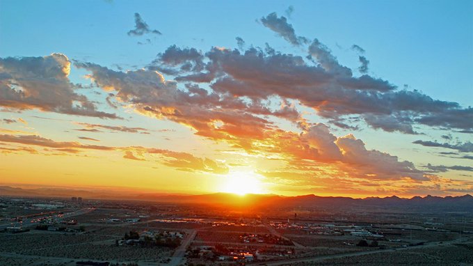 Good morning Twitter! Climbed up a hill this morning to watch the sunrise. http://t.co/7ibEfjOYuU<a href="/tag/vegasnye"class="tags"><span>#vegasnye</span></a>