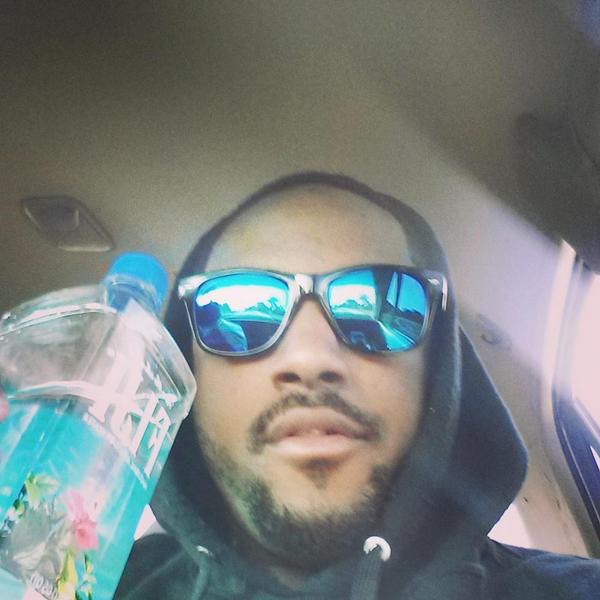 MATTMCTravis's tweet image. Rep yo side ✊✊👌💯