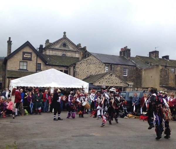 It's the big <a href="/OtleyFF/">Otley Folk Festival</a> #danceoff <a href="/WhiteSwanOtley/">White Swan, Otley</a> local side <a href="/WayzgooseMorris/">Wharfedale Wayzgoose</a> #otleyfolkfestival #otley #morrisdancing