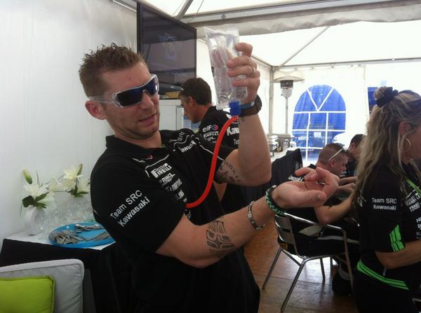 Greg a mis tous les atouts de son côté pour la course. Bref il est prêt pour les 24 heures du Mans vélo lol !