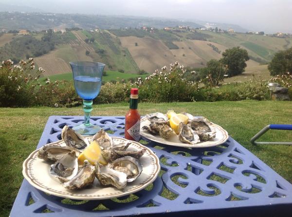 Brunch popping oysters and Prosecco #tasteoftheocean fresh from the Pescheria down the road