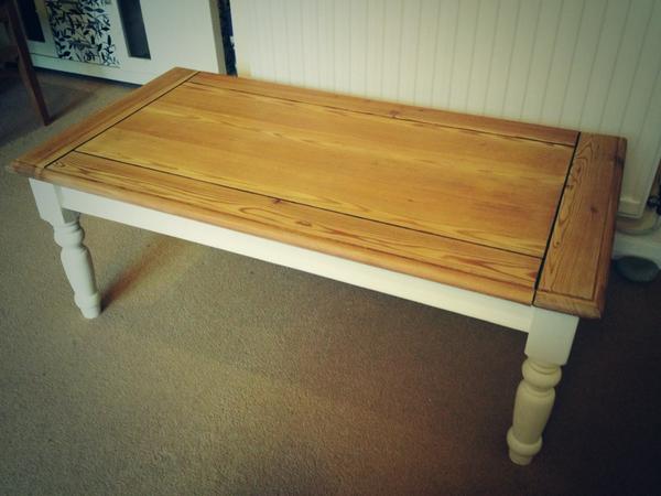 aLickOfMagic's tweet photo. Sanded back this old coffee table to reveal a lovely grain, varnished and painted the legs. Job done! #sold http://t.co/LM3qcn3kx8