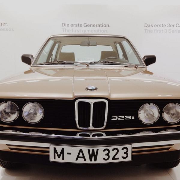 JasonKingman's tweet photo. #bmw #munich #vscocam http://t.co/LDPkMzKKBM http://t.co/4p9Vqihw7f