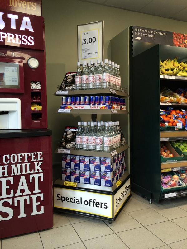 Red bull &amp; vodka #trading #redbull <a href="/mazieblake12345/">Richard Wilkinson</a> <a href="/stoppy79/">Tony stopforth</a>