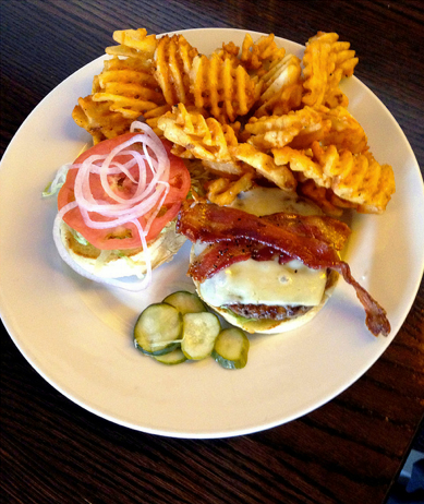 Get your coworkers together and enjoy an afternoon at Blue Inc. #officebreak #financialdistrict #boston #city