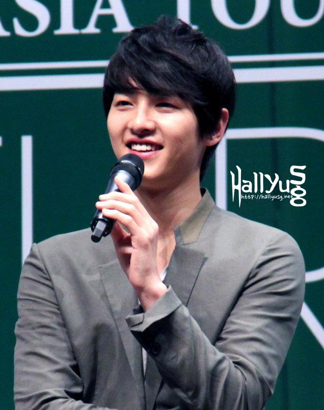 Happy Birthday to pretty boy Song Joong Ki! (Born 19 September 1985) 