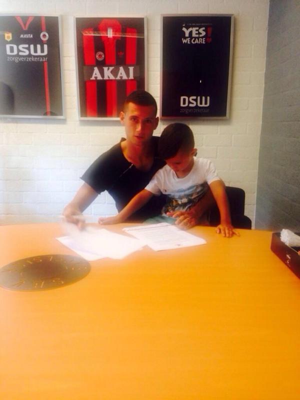 FCVideoNED's tweet photo. OFFICIEEL | Luigi Bruins is weer speler van Excelsior! (@excelsiorrdam) http://t.co/Wi1J0WGkth