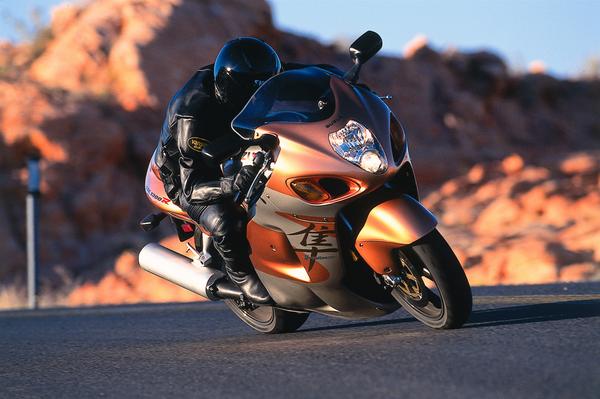 suzukicycles's tweet photo. #TBT goes out to the ultimate sportbike, the #Hayabusa, unleashed onto the world 15 years ago in 1999. #busalife http://t.co/7mLFEdyKR2