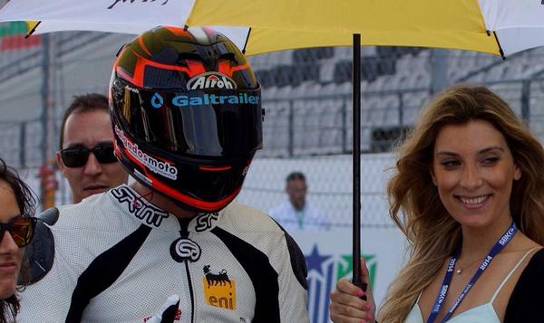 TiagoMag19's tweet photo. Me and my Girlfriend at SBK Portimão.
Another good race for me... 1st place!! http://t.co/AXMq3N4fyC