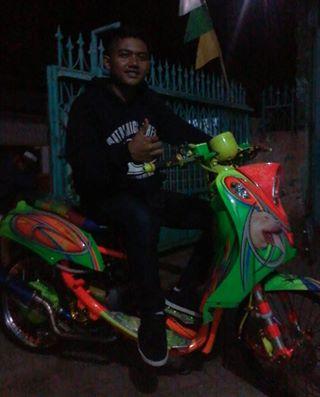 Inih bOSS Ayam, semua ttg ayam dia tau! *tapi bukan ayam kampus yah!:D
MR.OYOT!!
facebook.com/komma.oyotz
#memberKOMMA