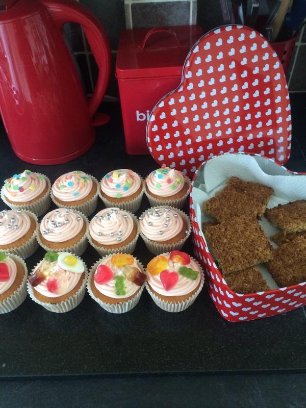 Been baking. Kids will prob scoff them all when there back from school lol