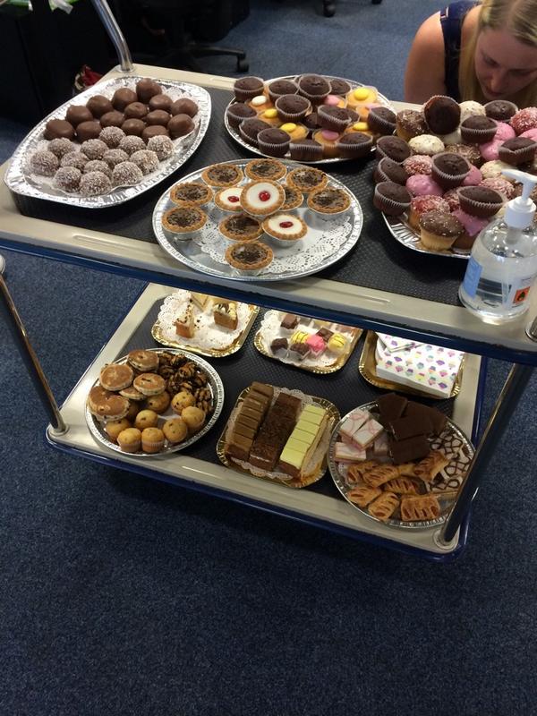 JamessOatenn's tweet photo. Working in admiral comes with benefits.. #FreeCakes http://t.co/wWqPvzIbDW