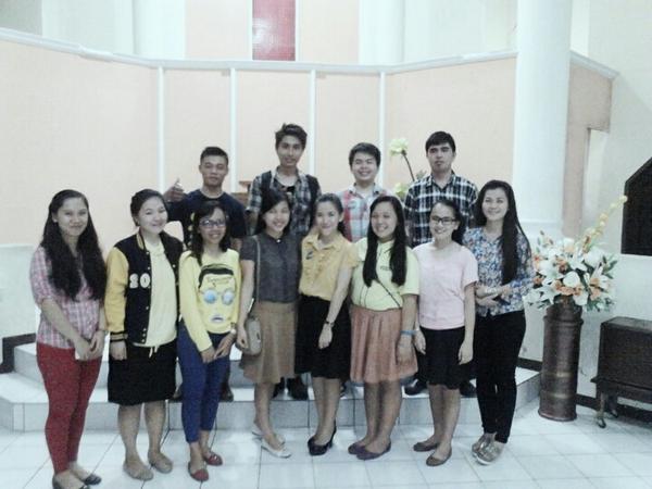 Pelmap_Kedok's tweet photo. Ibadah GANGParty @Pelmap_Unsrat ...
Haleluyaa, dahsyatt Tuhan kitaa 😁😁
Orang-orang yang luar biasaa 💕😘👯👫👏 http://t.co/DK9SbnMLwP